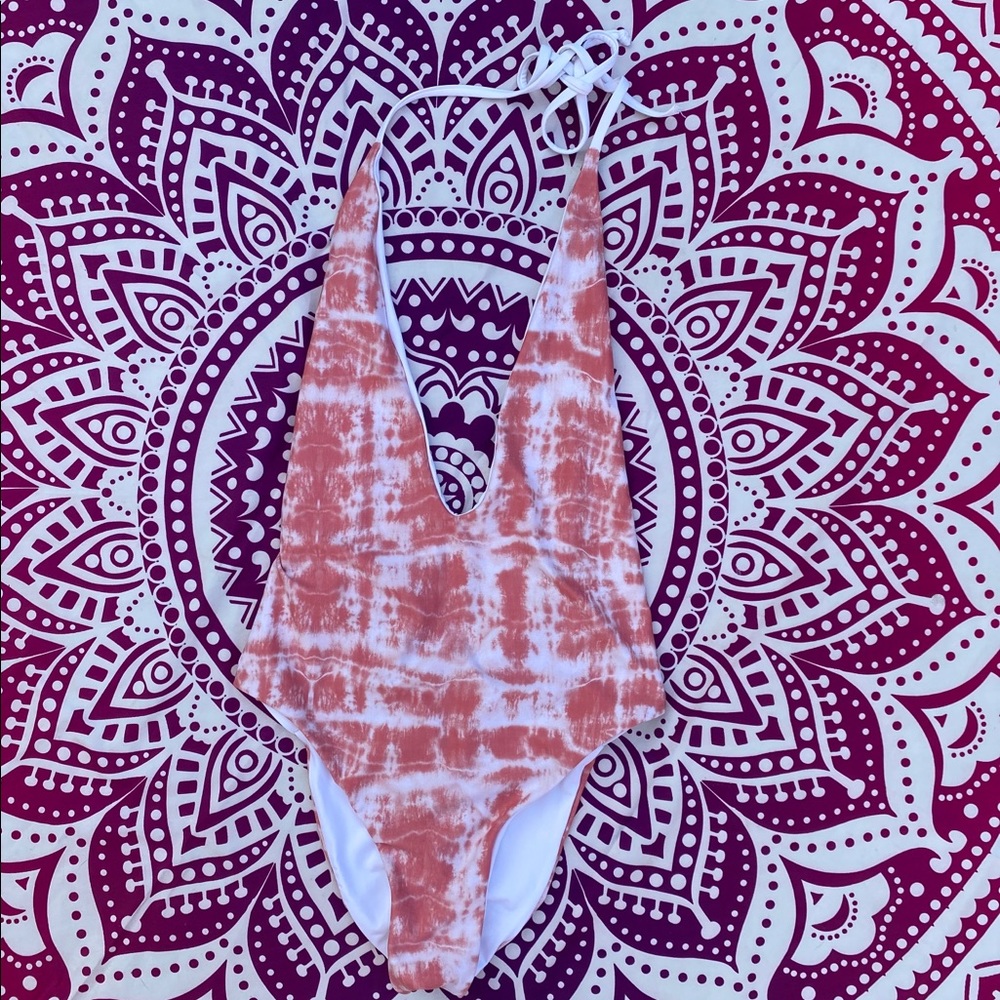 NWOT Reversible Tie Die Strappy One Piece Swimsuit